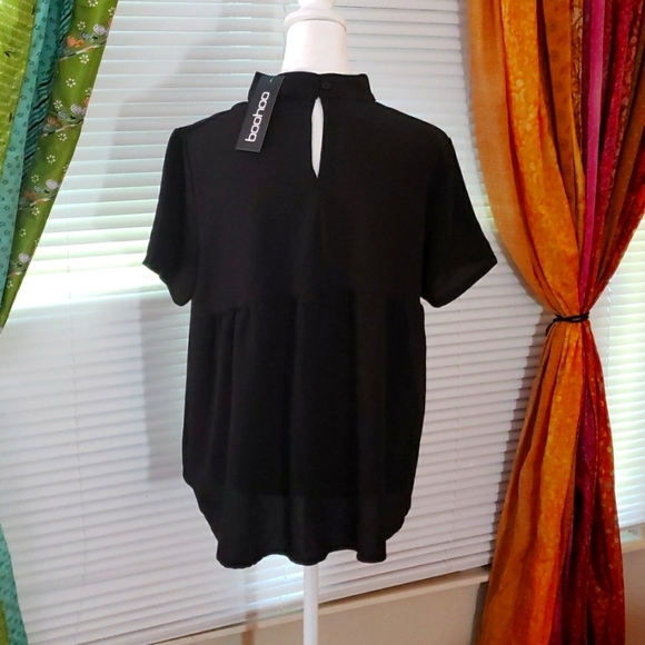 BOOHOO Black Short Sleeve Flowy Blouse - Picture 3 of 5